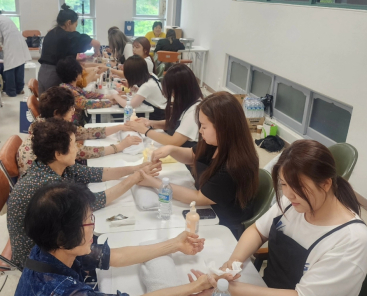 지역사회 노인돌봄 봉사