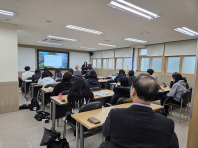2026학년도 신입생 교과연계 외부인사 특강_이가영 순경님(18학번 졸업생)